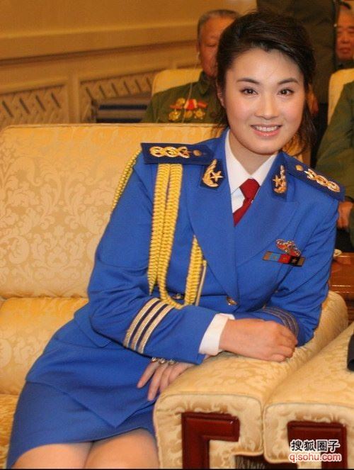 我军最漂亮的女团长----空政文工团杨月林（组图）