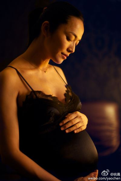 怀孕大肚照遭曝光的十大女星（图）