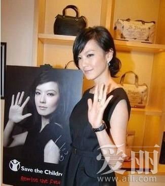 “女星陪酒价目表”全新曝光 揭富商关注的十大女星