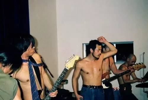 诗人吴吞：“舌头还是舌头，我还是我”