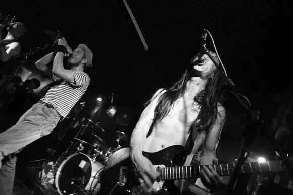 诗人吴吞：“舌头还是舌头，我还是我”