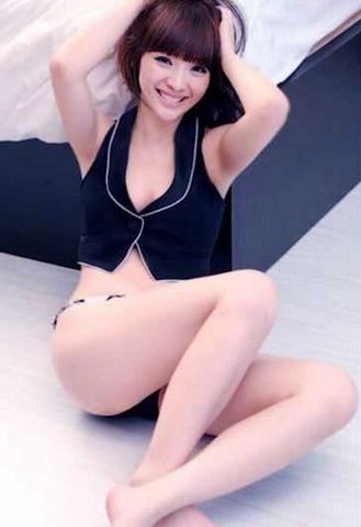 性感柳岩“袒胸露乳”的背后隐情(图)