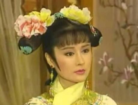 71岁潘迎紫近照，翩翩起舞比少女还嫩，绝世美魔女名不虚传