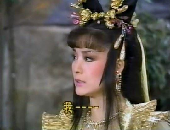 71岁潘迎紫近照，翩翩起舞比少女还嫩，绝世美魔女名不虚传