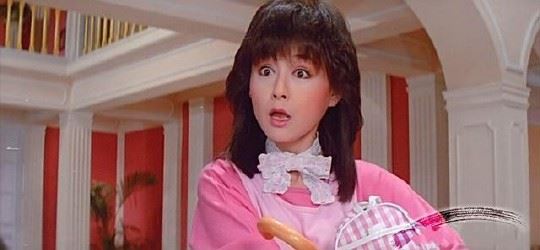 71岁潘迎紫近照，翩翩起舞比少女还嫩，绝世美魔女名不虚传