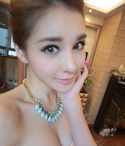 女神内勤走红男生“求交往” 揭网络美女“真相”