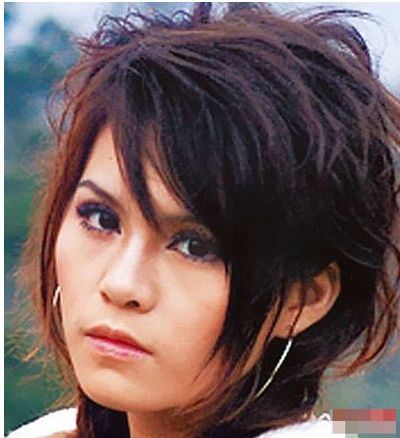女神内勤走红男生“求交往” 揭网络美女“真相”