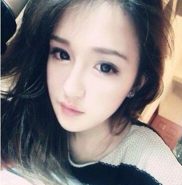女神内勤走红男生“求交往” 揭网络美女“真相”