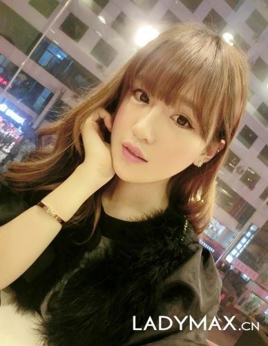 女神内勤走红男生“求交往” 揭网络美女“真相”