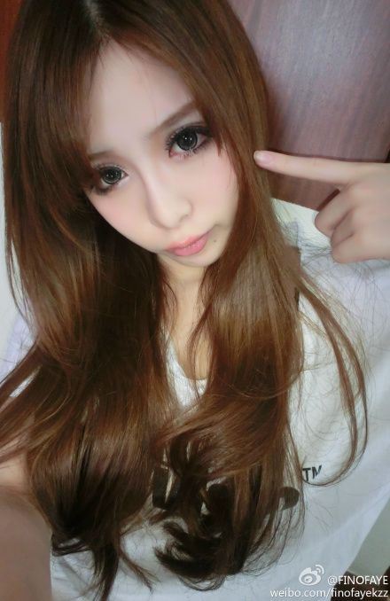 女神内勤走红男生“求交往” 揭网络美女“真相”