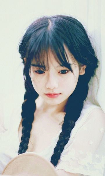 女神内勤走红男生“求交往” 揭网络美女“真相”