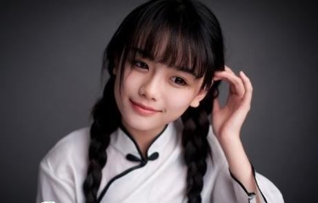 女神内勤走红男生“求交往” 揭网络美女“真相”