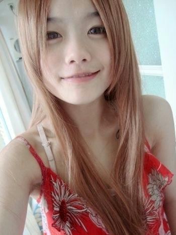 女神内勤走红男生“求交往” 揭网络美女“真相”