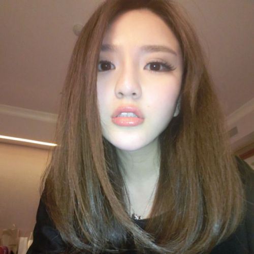 女神内勤走红男生“求交往” 揭网络美女“真相”