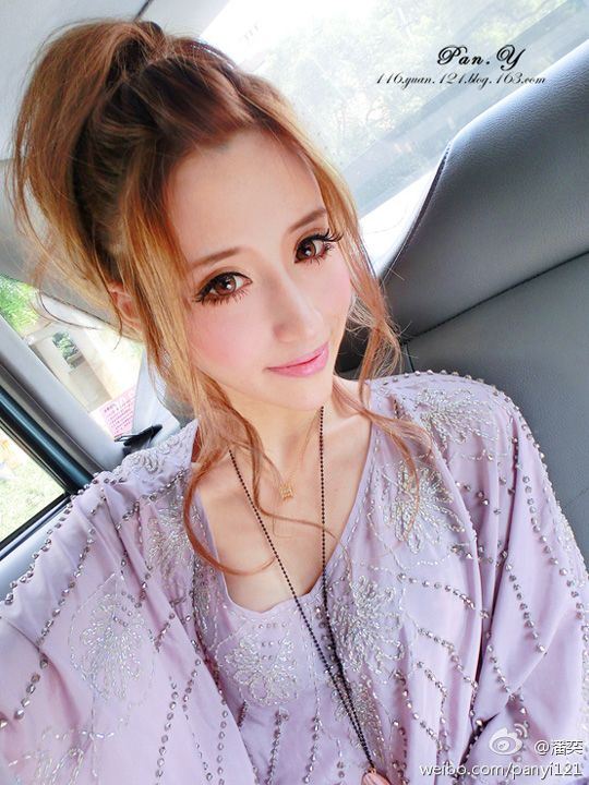 女神内勤走红男生“求交往” 揭网络美女“真相”