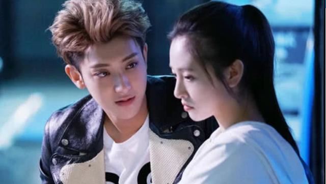 黄子韬出道多年无绯闻想恋爱，比吴亦凡鹿晗难脱单，张艺兴也单身