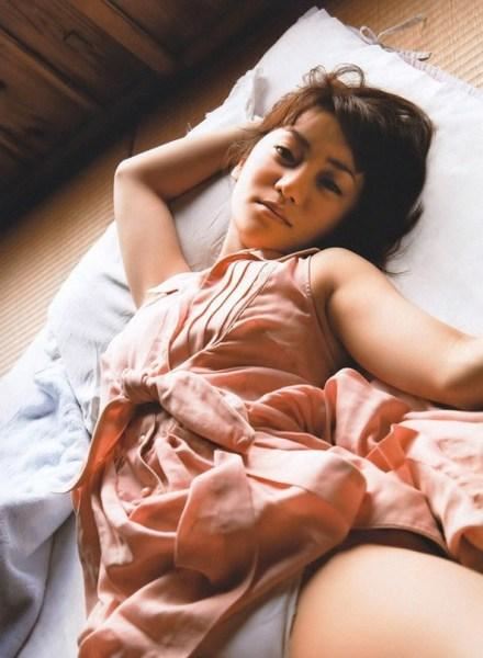 日本女星为何抢着脱衣拍全裸写真（图）
