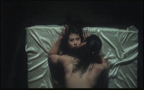 46岁王祖贤早年大尺度激情床照曝光（图）