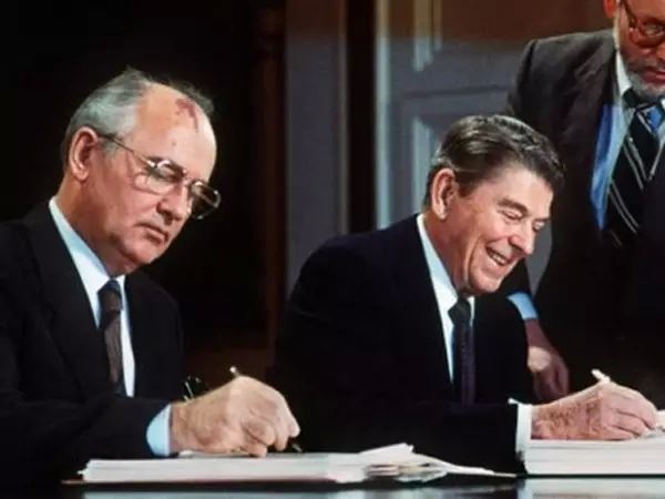 里根总统最著名的两个演讲（视频）