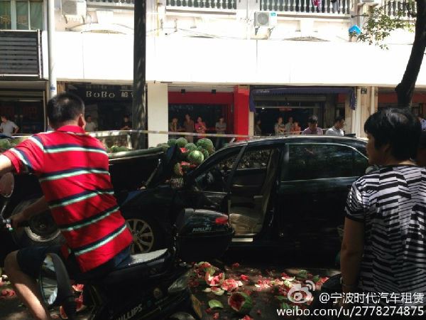 浙江宁波男子闹市割喉杀人致1死1伤