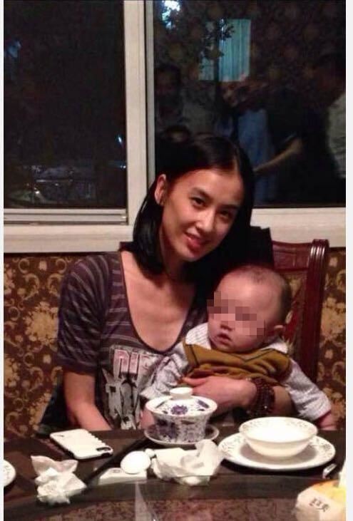 黄圣依背负小三骂名多年，为何还愿为杨子生两个孩子