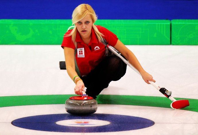 温哥华冬奥会十国冰壶美女斗艳大PK(图)