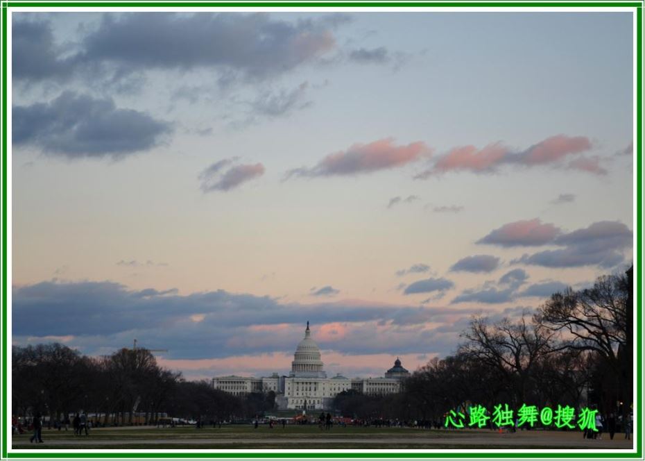 巍峨挺拔的美国国会山庄