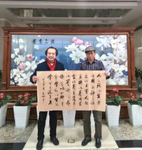 书法与气功的完美融合——走进中国书法家陈鹏的艺术天地