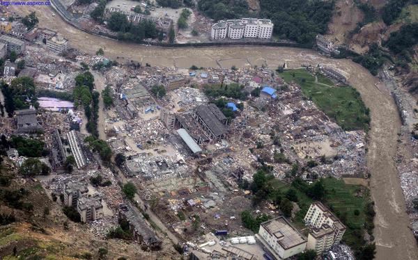 【5.12】汶川地震感人图片，含泪整理