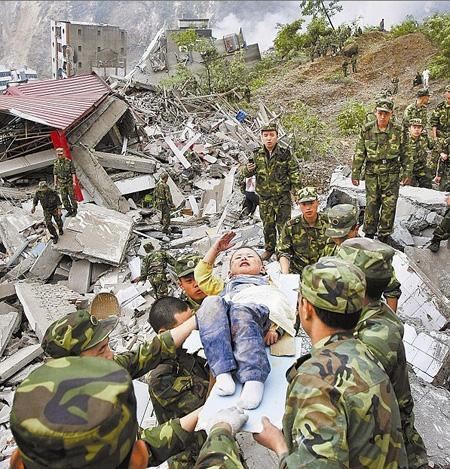 【5.12】汶川地震感人图片，含泪整理
