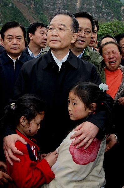 【5.12】汶川地震感人图片，含泪整理