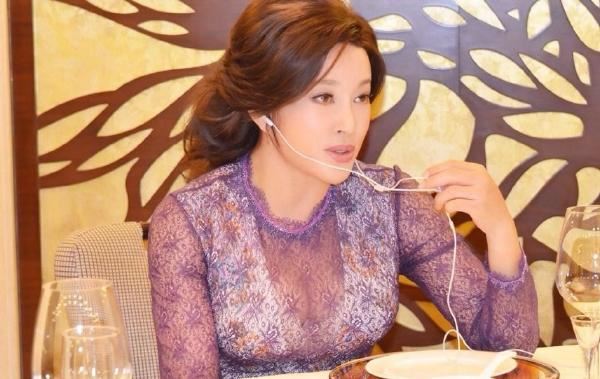 58岁刘晓庆十大喷血爆乳照曝光（图）