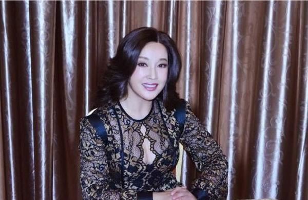 58岁刘晓庆十大喷血爆乳照曝光(图)