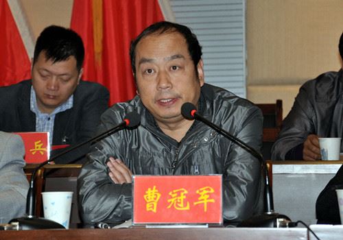 河南陕县政协主席、政法委书记等5名官员车祸身亡