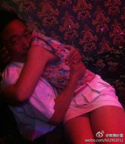 6名村干部酒后AA制叫陪唱女 回应称都没干什么