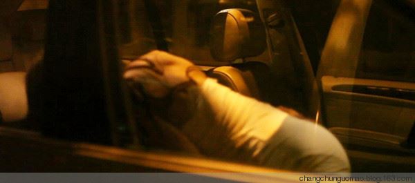 尺度够大：MV似AV 女主角酷似泷泽萝拉(组图)