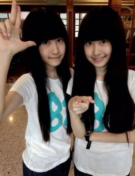 台湾13岁人气双胞胎姐妹海量近照曝光(图)