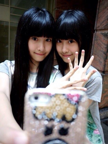 台湾13岁人气双胞胎姐妹海量近照曝光(图)