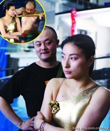 20大女星低胸翘臀秀美腿遭尾随偷瞄的尴尬瞬间（组图）