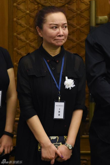 谢铁骊追悼会蔡明为何长跪痛哭(图)