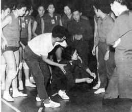 中国“女排精神”的奠基者是一位日本人！