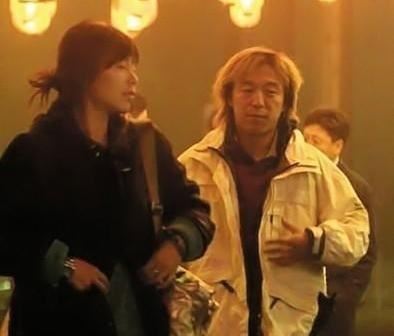 黄渤与老婆亲密照曝光很有夫妻相（图）