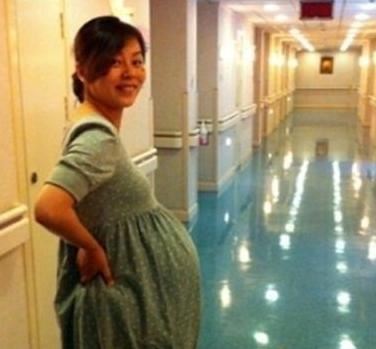 黄渤与老婆亲密照曝光很有夫妻相（图）