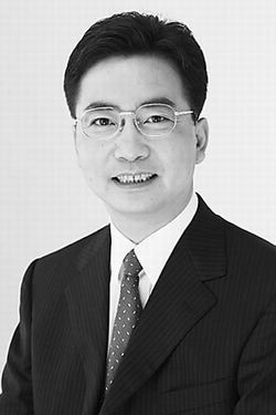 杭州市副市长许迈永贪污受贿逾2亿元受审