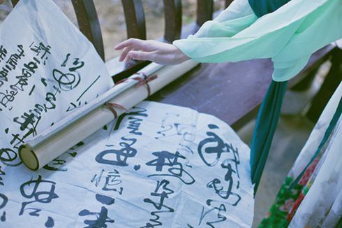 『观微见菩』万物生：风在摇它的叶，草在结它的籽°