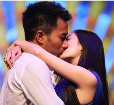 杨幂吻戏很火！她吻遍老公及胡歌李易峰等绯闻男友，还有大批鲜肉