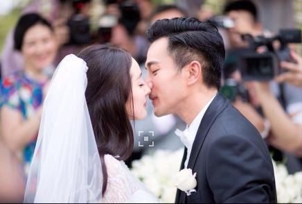 杨幂吻戏很火！她吻遍老公及胡歌李易峰等绯闻男友，还有大批鲜肉