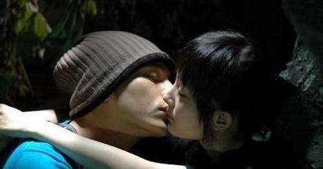 杨幂吻戏很火！她吻遍老公及胡歌李易峰等绯闻男友，还有大批鲜肉