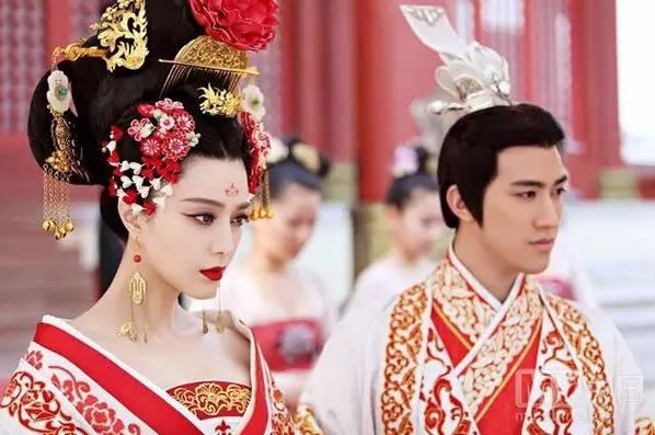 李治廷范冰冰张馨予李晨四角恋比演的《武媚娘传奇》剧情还复杂！