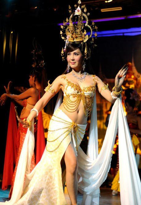 实拍比女人还女人的泰国极品人妖（图）